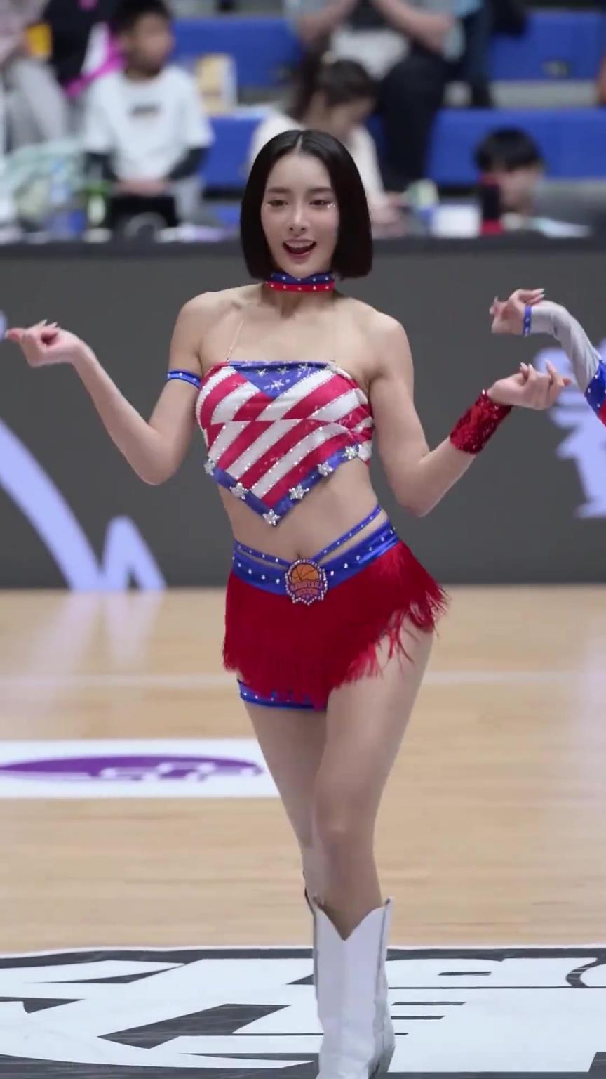 太離譜了 ！幾乎是完美女人！