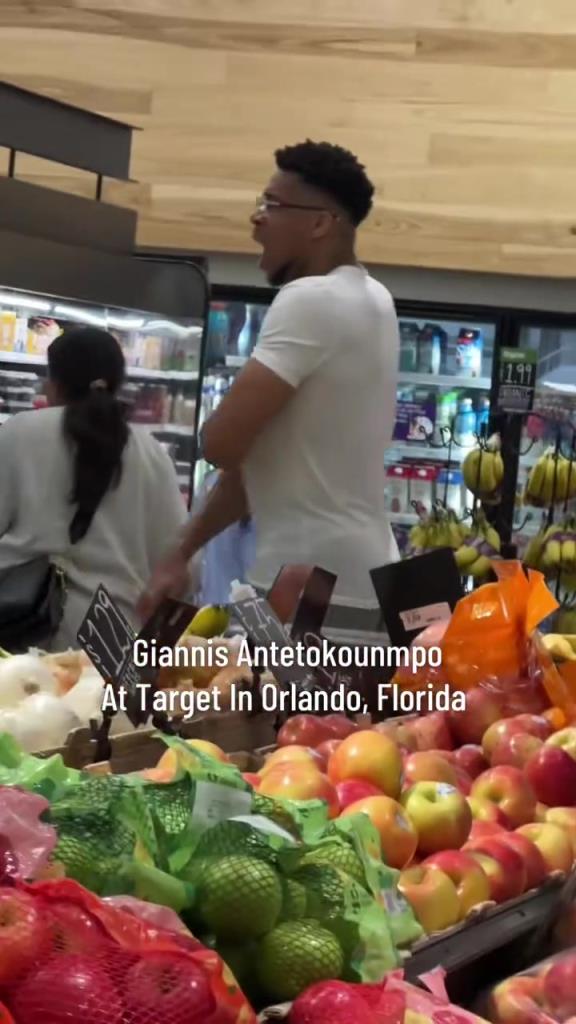 好男人??！字母哥在奧蘭多度假 陪妻子一起逛超市